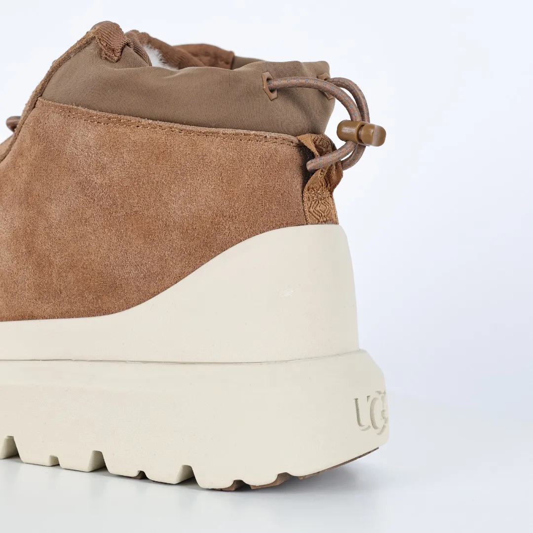 Pick up locally 💰660 Core recommendation Good price It is a very suitable choice for keeping warm in winter and at home. In the new year, uug launched a series of styles, which are partial to the preferences of young consumers and have also moved to the forefront of fashion trends. Shoe body material Water-repellent coated suede upper 17mm UGGPURE™ implantable wool insole Lightweight non-slip comfortable rubber outsole With brand LOGO trademark Comes with a full set of packaging Size: 35 36 37 38 39 40 41 42 43 44 45